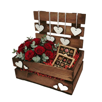 Skrzynka Walentynkowa Brązowa z Płotkiem i Wiszącymi Sercami 30x20x30 cm – Vintage DIY | GoodFreshDecor